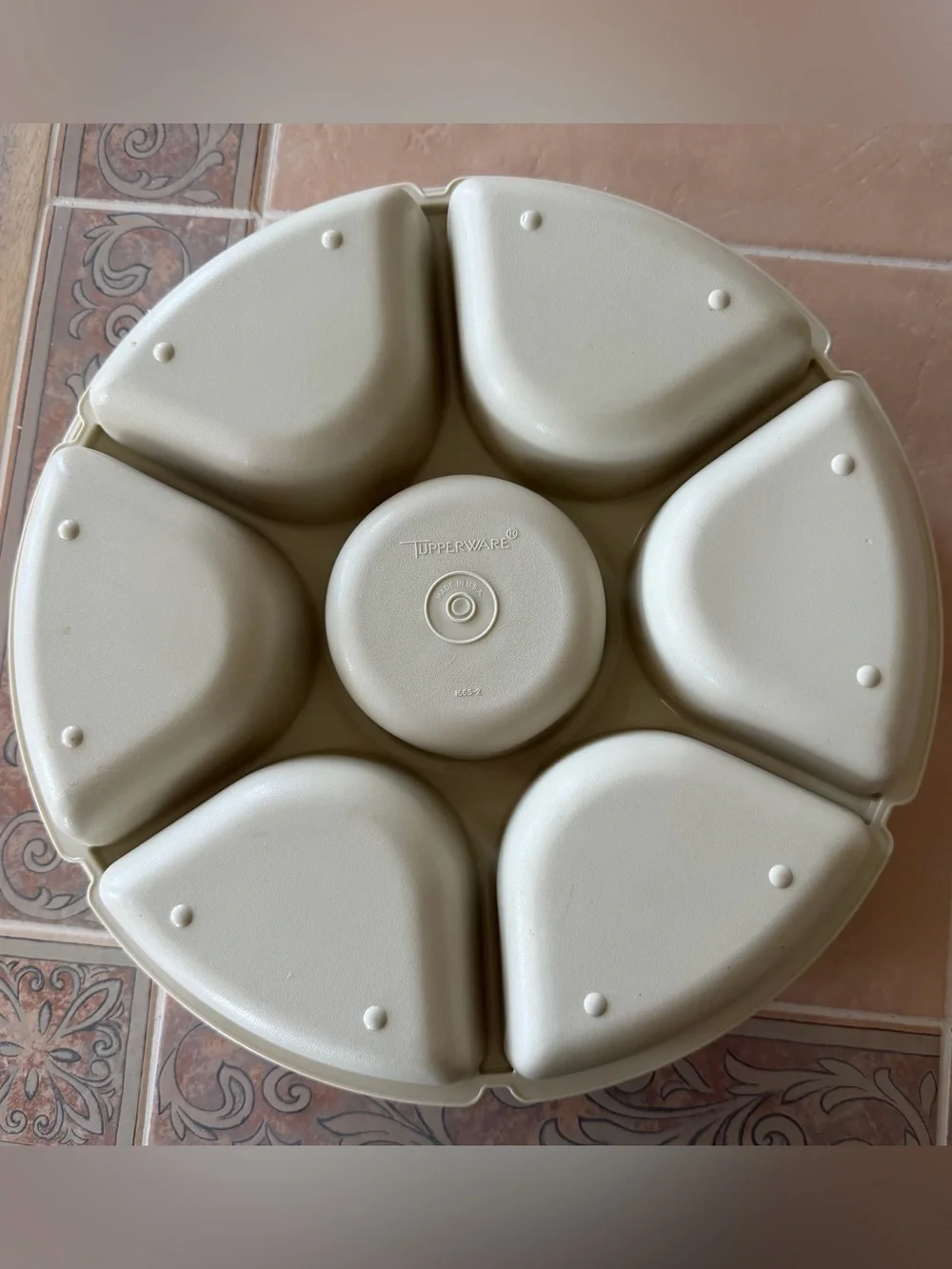 Vintage Tupperware Divided Veggie Platter With Lid